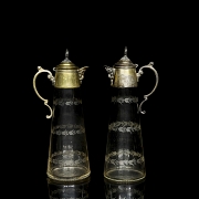 两只维多利亚风格的酒壶，19世纪。