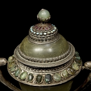 Recipiente ritual de jade, plata y gemas preciosas, Tíbet, s.XIX
