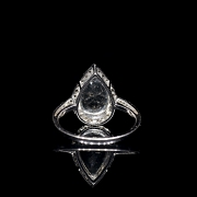 Anillo en oro blanco de 18 kt con aguamarina y diamantes