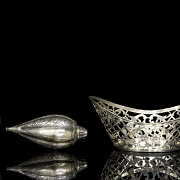 Set of silver objects