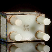 Incensario de jade blanco Hetian, plata y esmaltes, dinastía Qing