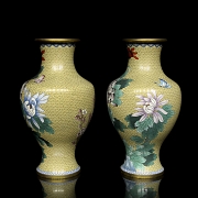 Pair of cloisonné vases 