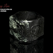 Green jade carving “Cong,” Shang dynasty