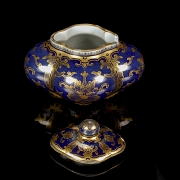 Small porcelain water container ‘Lotus’, with Qianlong mark