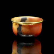 Pequeña taza de ágata y borde dorado, dinastía Liao