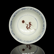 Glazed porcelain cup ‘Fish among seaweed’, Ming style - 4