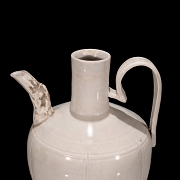Ceramic jug with cream glaze, Ding kiln