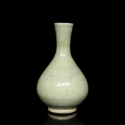 Jarrón de cerámica con esmalte celadón 