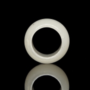 Anillo tallado en jade blanco, s.XX