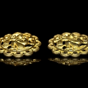 Pareja de botones de metal dorado, dinastía Liao