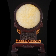 Panel con placa de jade tallado