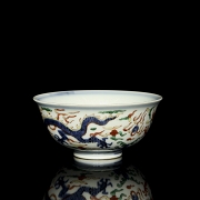 Cuenco de porcelana policromada