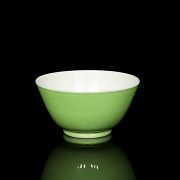 Cuenco de porcelana con esmalte verde, con marca Yongzheng