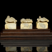 Conjunto de tres sellos de jade blanco
