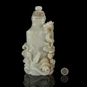 Botella de jade tallado 