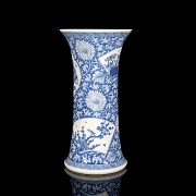 Jarrón de porcelana azul y blanco 