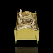 Muñeca autómata de porcelana con cuna, Alemania/Francia, c. 1890-1910