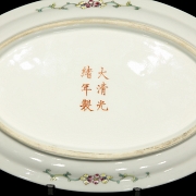 Rose family porcelain tray ‘Birds and Peonies’, with Guangxu mark - 3