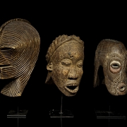 Conjunto de tres máscaras rituales, África occidental, s.XX - 4