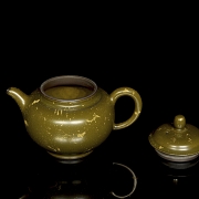 Tetera de cerámica con esmalte de té, con sello Qianlong