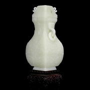 Jarrón de jade blanco Hetian con taotie, dinastía Qing