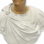 Busto sobre pedestal 