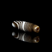 Cuenta de ágata tallada