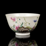 Polychrome porcelain bowl ‘Butterfly’, with Yongzhen seal