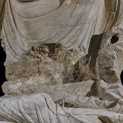 Gran figura de piedra tallada 