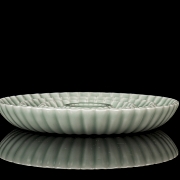 Plato de porcelana con esmalte celadón, con marca Yongzheng