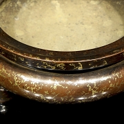 Extraordinario incensario de bronce con salpicaduras de oro, dinastía Ming