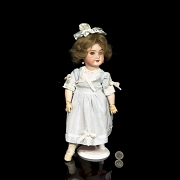Muñeca de porcelana de gabinete de la SFBJ, Francia, pps. s.XX
