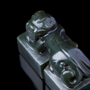 Doble sello de jade verde espinaca 