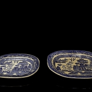 两只蓝色柳树纹样英式托盘，十九世纪