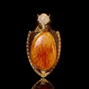 Gold-plated silver and Hetian jade pendant “Feline,” Qing dynasty