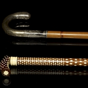 Dos bastones con empuñaduras de hueso y plata, s.XX