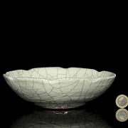 Plato de cerámica lobulado 