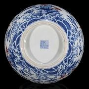 Jarrón globular de porcelana 