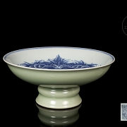 Cuenco con pie de porcelana 