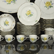 Meissen tableware ‘Yellow Rose and Forget-me-not’