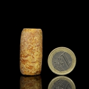 Colgante tubular de jade, cultura Hongshan