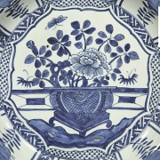 Plato de porcelana azul y blanco, S.XX - 2