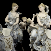 Pareja de centros de mesa de porcelana