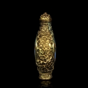 Snuff bottle ‘Gallant Scene’, with Qianlong brand name - 3