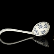 釉面陶瓷舀勺，19-20世纪