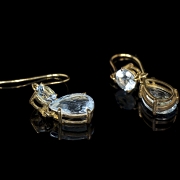 Pendientes de oro amarillo con piedras azules