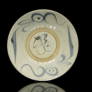 Large glazed ceramic plate, Ming dynasty