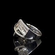 Anillo de oro blanco de 18 kt con diamantes