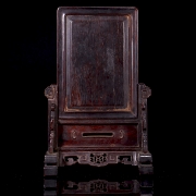 Panel de jadeíta con marco de madera