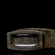 Jarrón de jade verde espinaca de Hetian, dinastía Qing